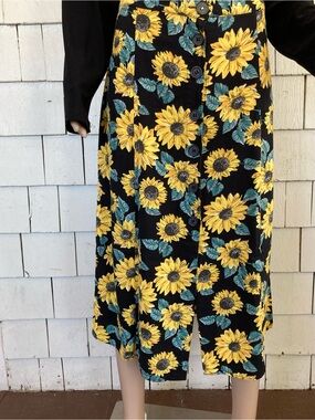 H&M Divided Sunflower Button Front Midi Skirt Size 4